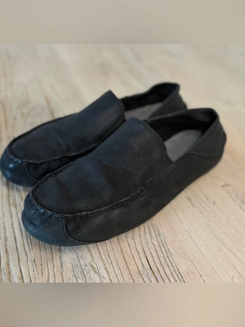 Men’s Black leather Ugg Loafers size 12
